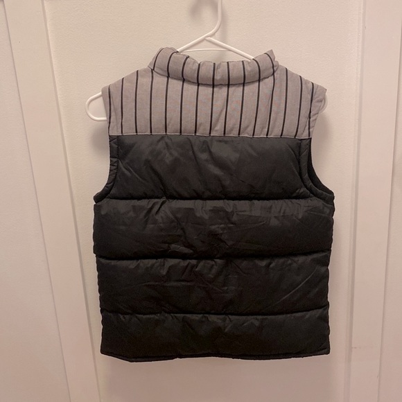 Vest - Picture 3 of 3